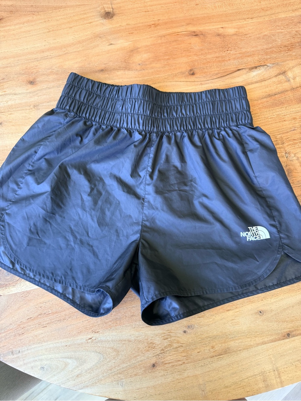 The North Face Girl’s Never Stop WindWall Water Resistant shorts size 14/16